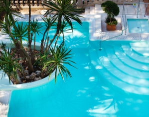 Hotel with swimming pool